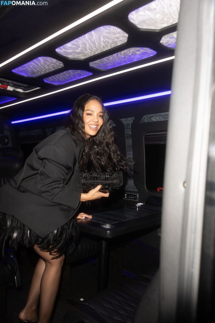 Tessa Thompson / tessamaethompson / tessathompsonx Meztelen OnlyFans  Kikerült fotó #6