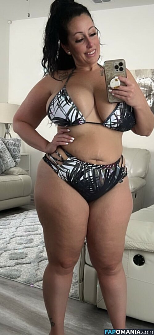 diamondntheruff103 / italianuniqueen / thickitalianmami Meztelen OnlyFans  Kikerült fotó #8