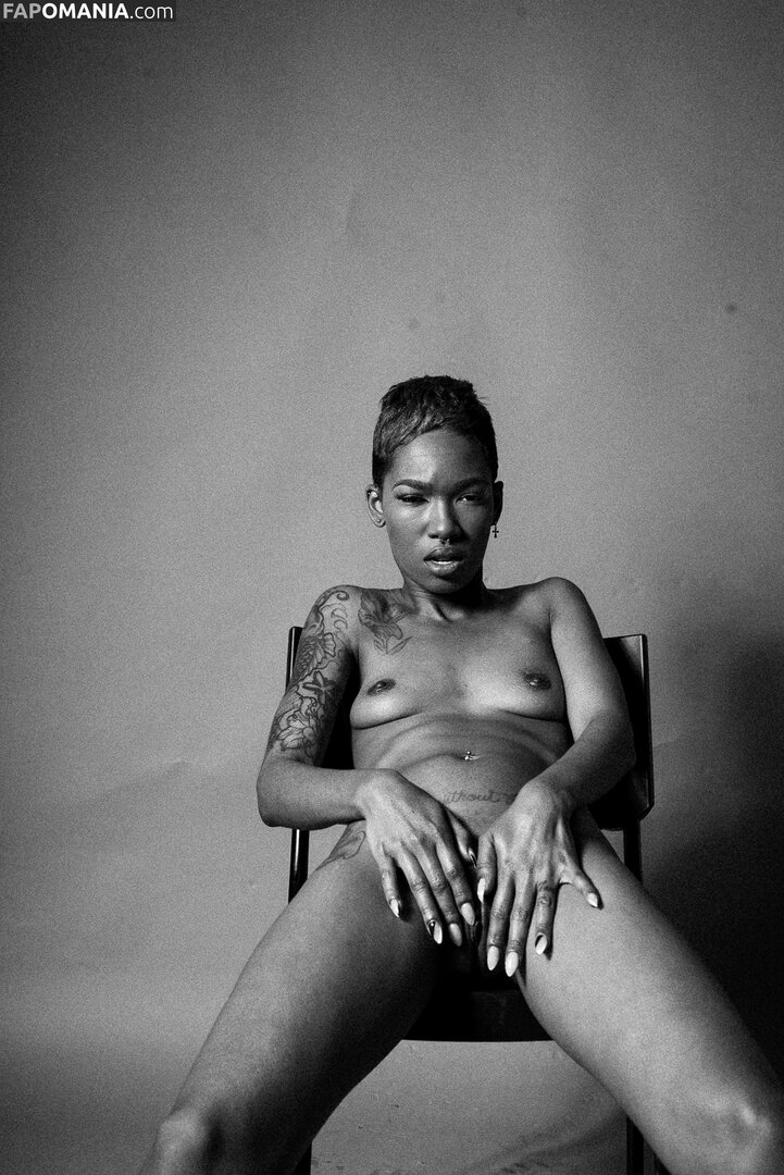 TheRealTiaReid / Tia Reid / corpsdedieu / https: / officialtiareid Meztelen OnlyFans  Kikerült fotó #2