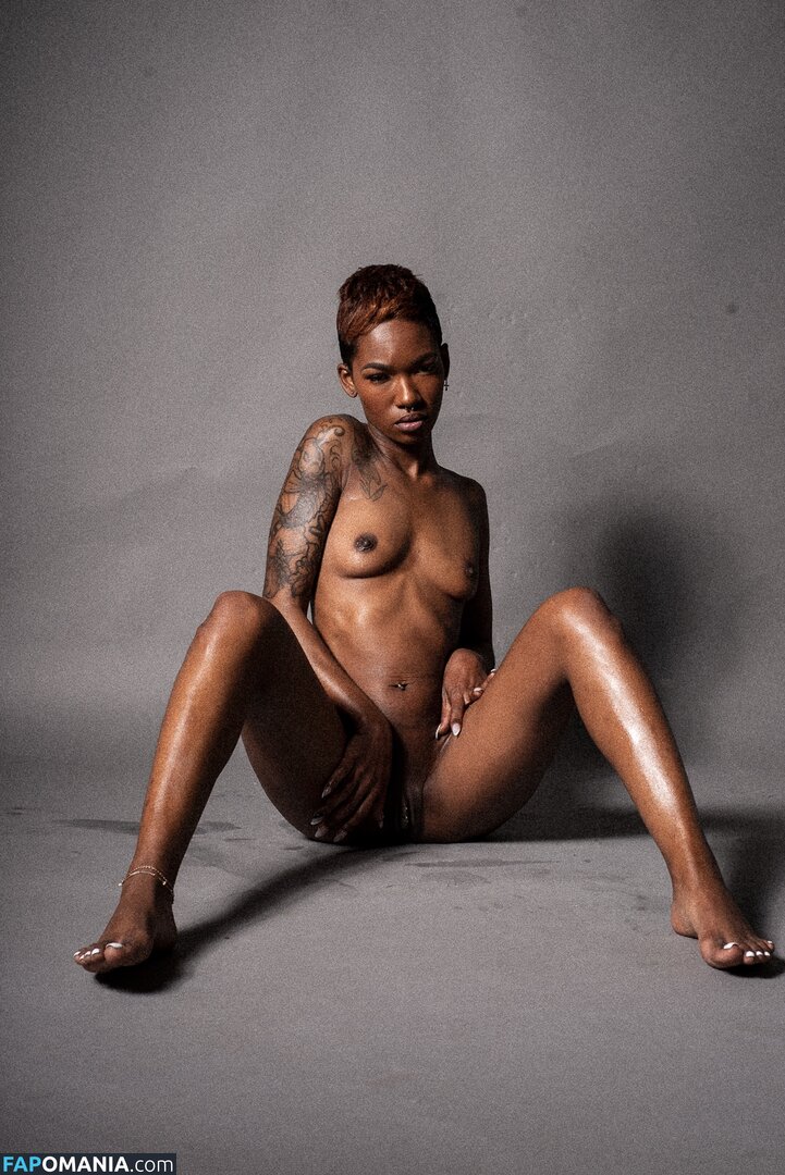 TheRealTiaReid / Tia Reid / corpsdedieu / https: / officialtiareid Meztelen OnlyFans  Kikerült fotó #9