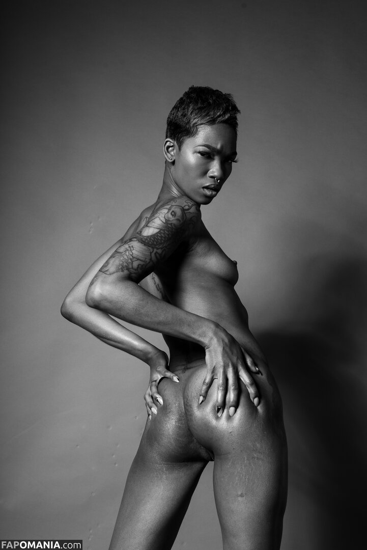 TheRealTiaReid / Tia Reid / corpsdedieu / https: / officialtiareid Meztelen OnlyFans  Kikerült fotó #12