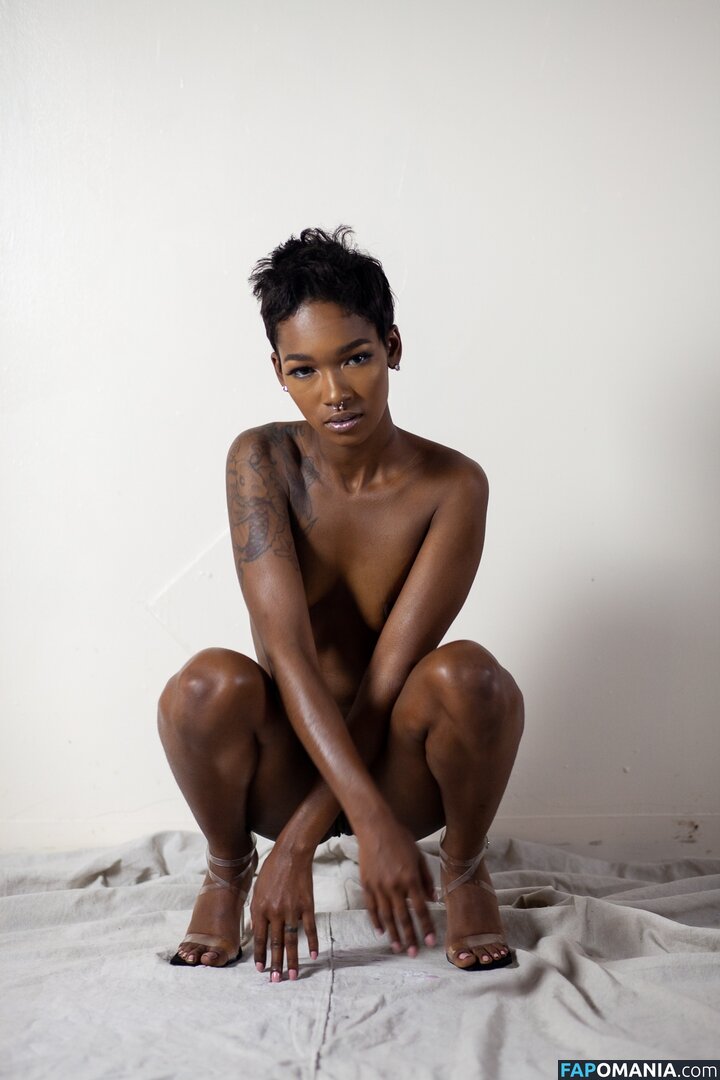 TheRealTiaReid / Tia Reid / corpsdedieu / https: / officialtiareid Meztelen OnlyFans  Kikerült fotó #14