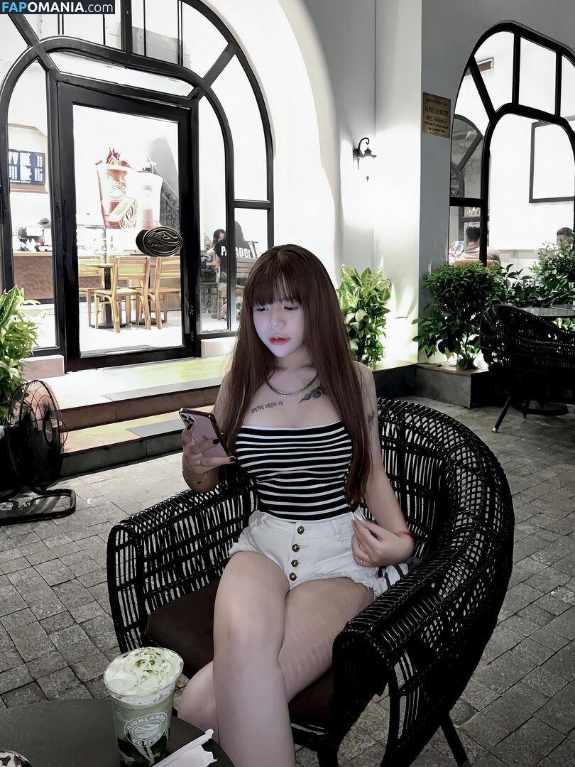 _tn.vyye Meztelen OnlyFans  Kikerült fotó #10