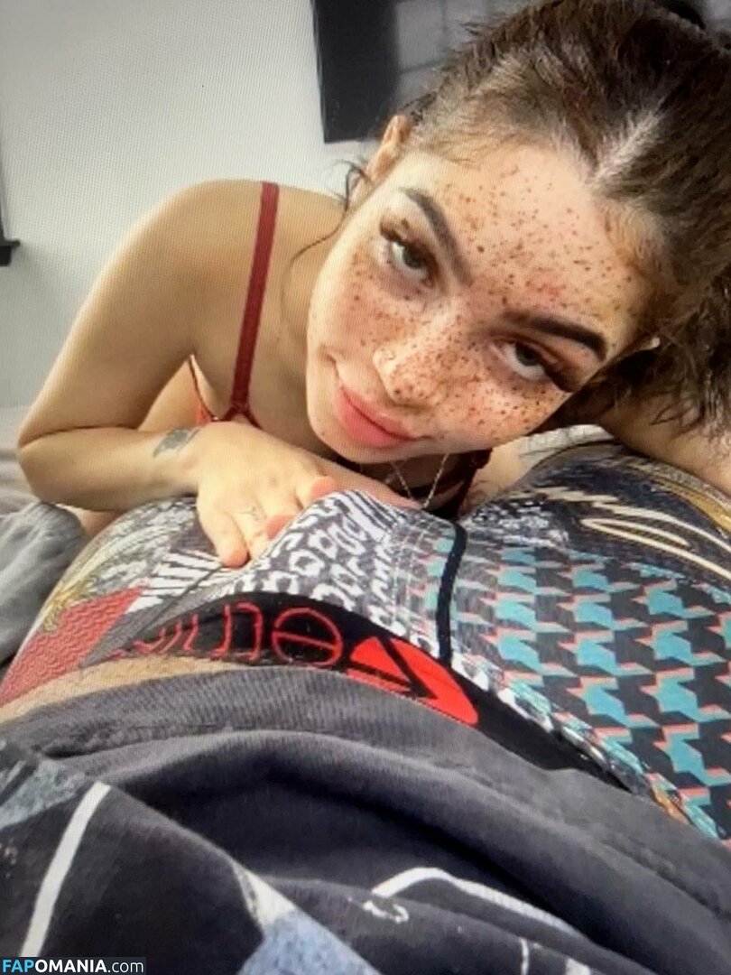 howloud / vanessaswrlddd Meztelen OnlyFans  Kikerült fotó #4