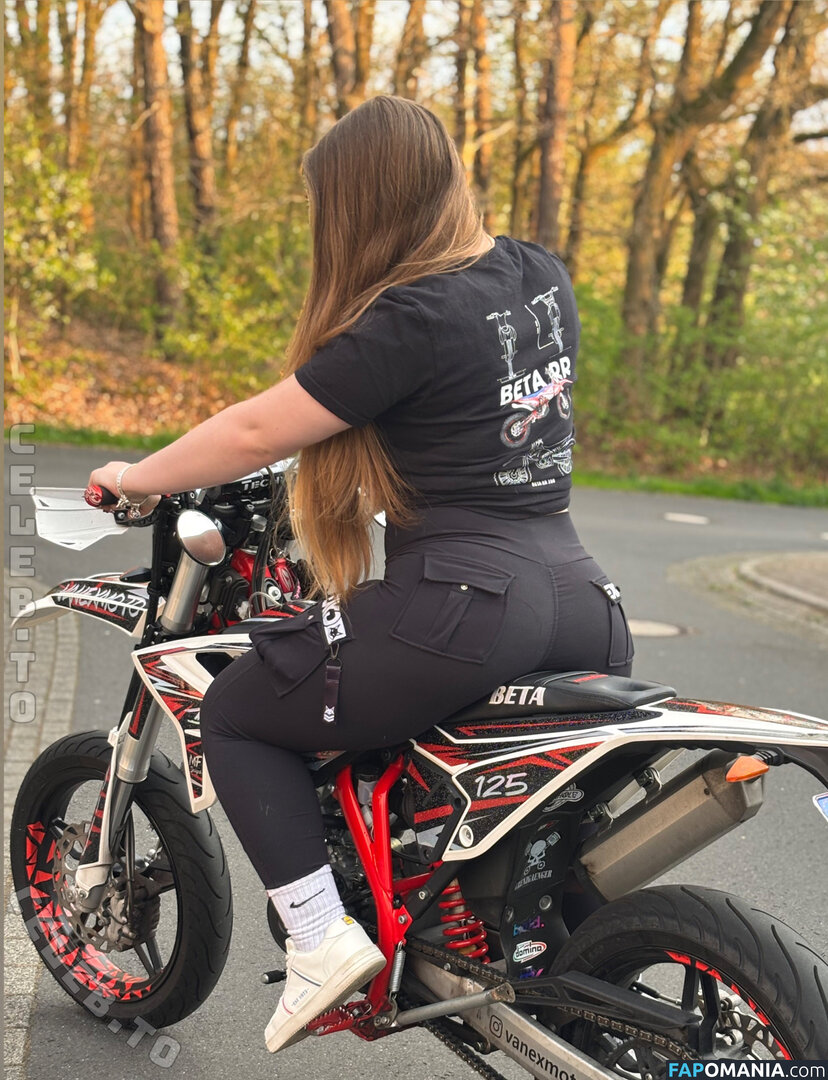 Vanexmoto Meztelen OnlyFans  Kikerült fotó #1