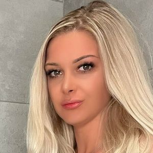 vaya_jade
