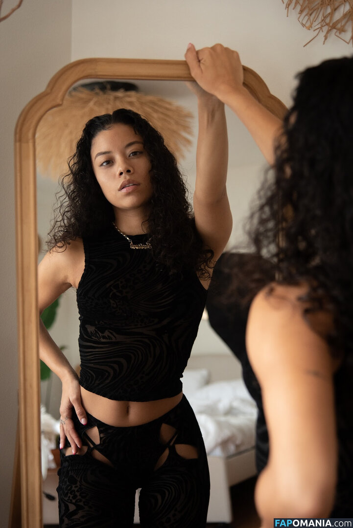 Jalisa Rey / jalisa.rey / veganbaddie Meztelen OnlyFans  Kikerült fotó #1