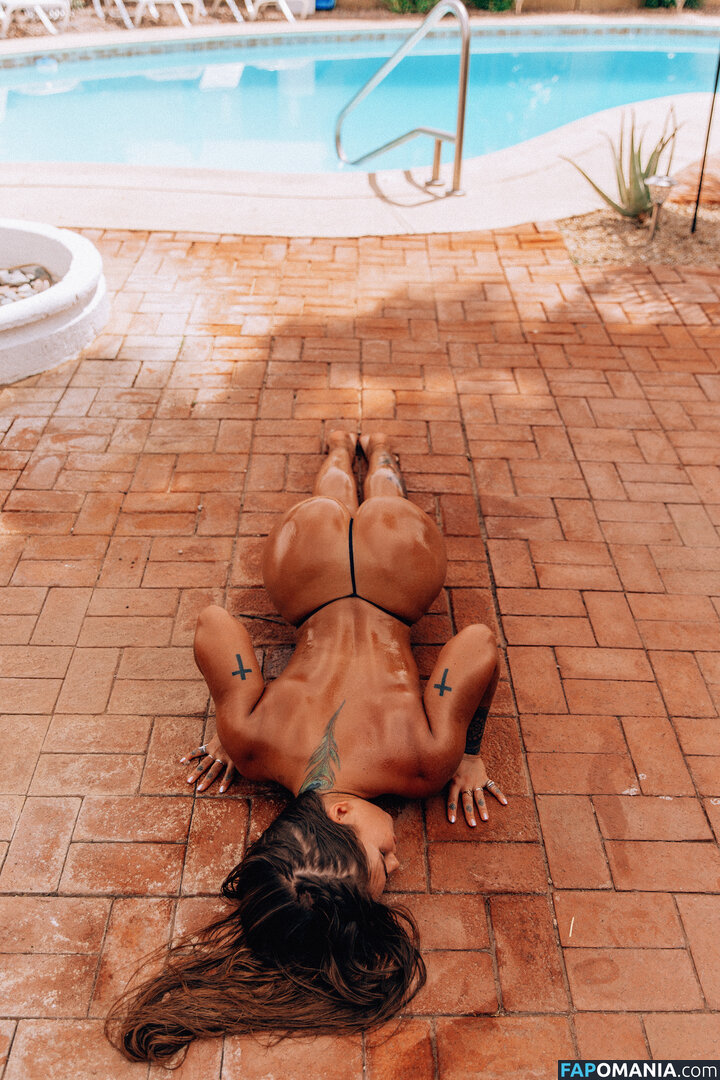 VerushkaSm / iamverasmirnova Meztelen OnlyFans  Kikerült fotó #9