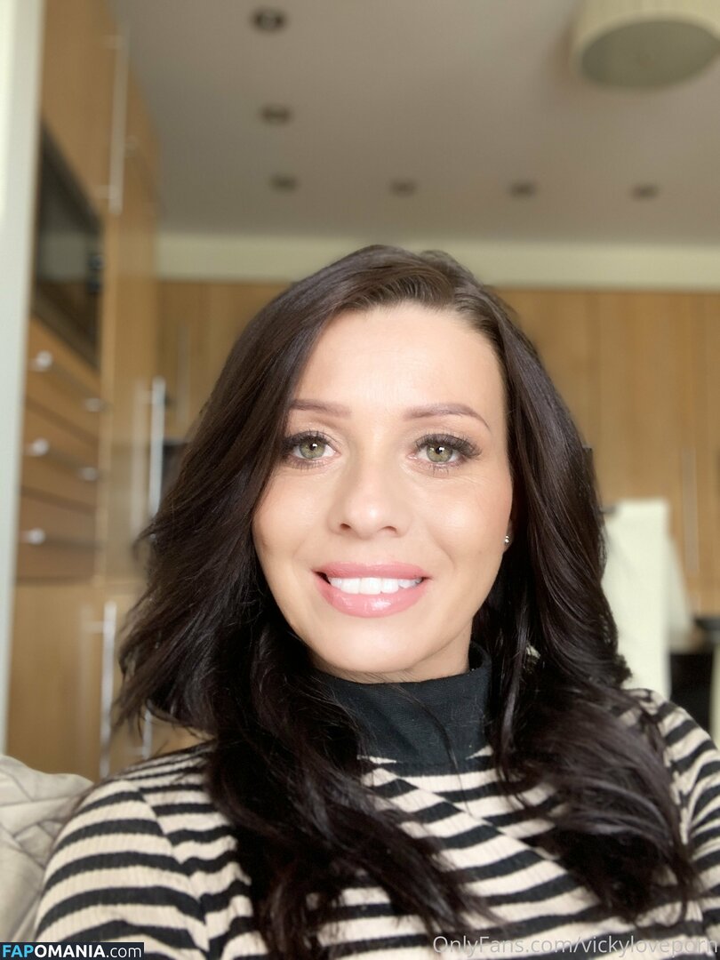 vickiebrownofficial / vickyloveporn Meztelen OnlyFans  Kikerült fotó #19