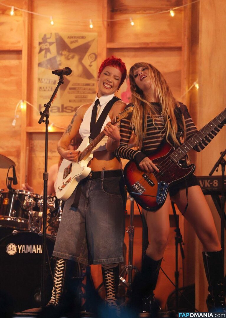 Maneskin bassist / Victoria De Angelis / vicdeangelis Meztelen OnlyFans  Kikerült fotó #1076