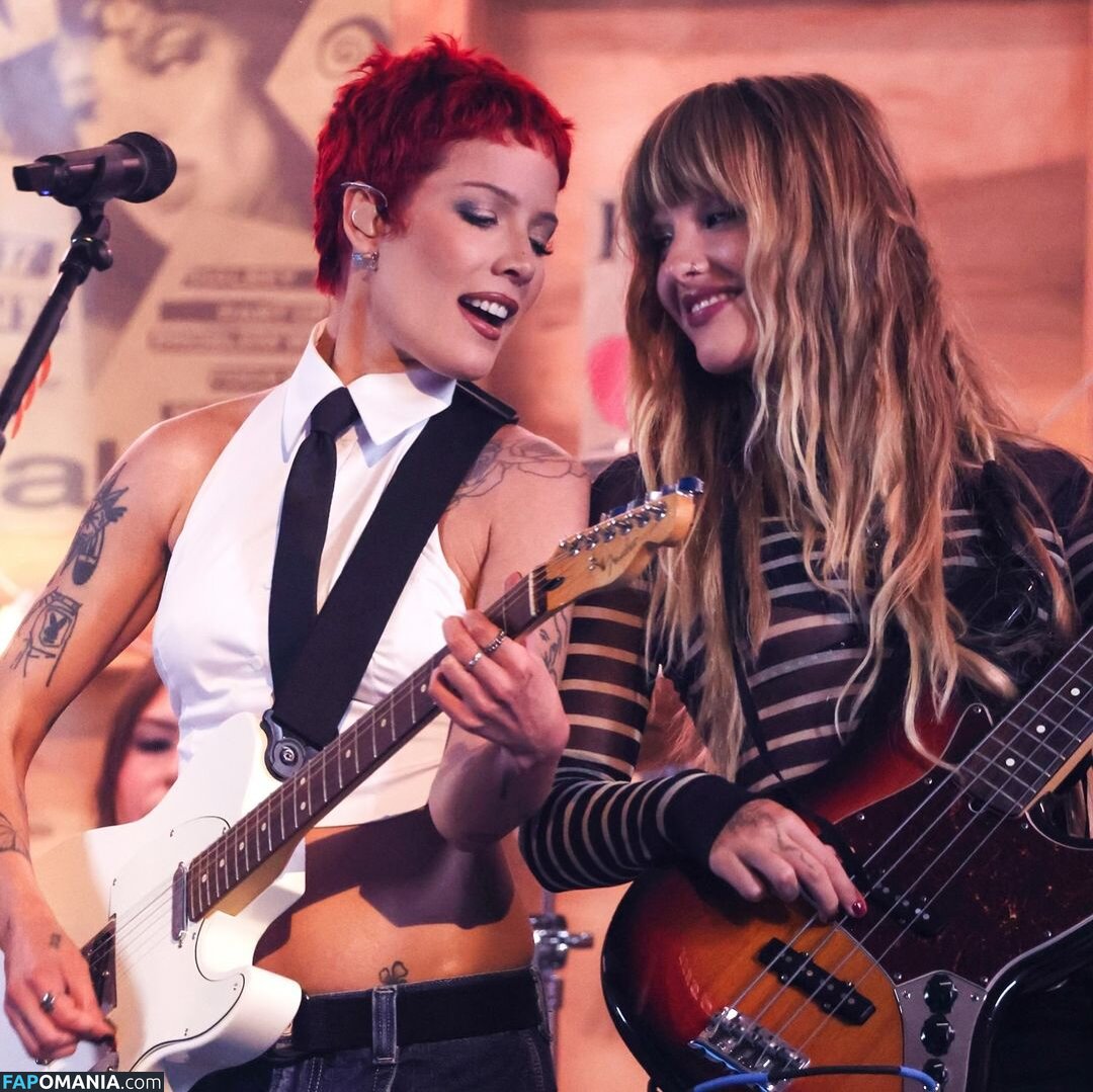 Maneskin bassist / Victoria De Angelis / vicdeangelis Meztelen OnlyFans  Kikerült fotó #1084