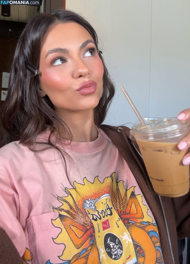 Victoria Justice / https: / victoriajustice Meztelen OnlyFans  Kikerült fotó #40