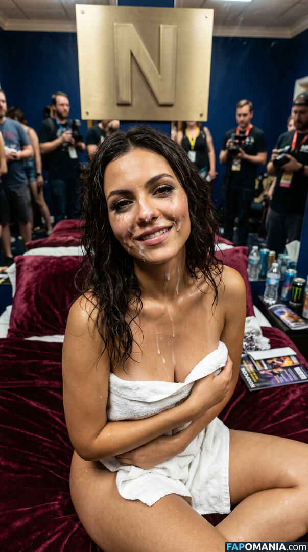 Victoria Justice / https: / victoriajustice Meztelen OnlyFans  Kikerült fotó #92
