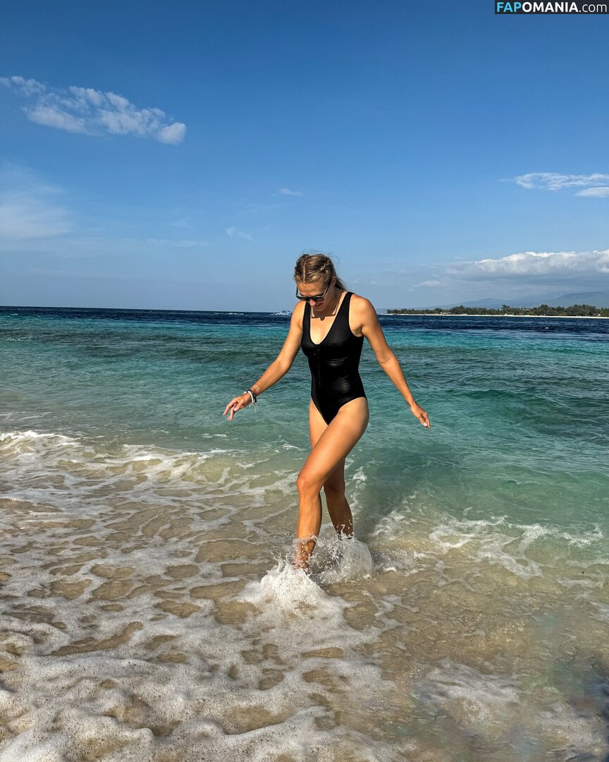 Viktoriia Tkachuk / https: / viktoriiatkachuk_ / viktorytkachuk Meztelen OnlyFans  Kikerült fotó #6