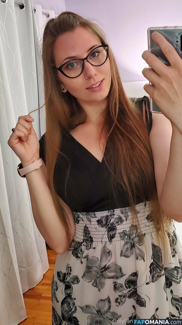 Violet Fugazzi / violet.fugazzi / violetfugazzi / violetsvip Meztelen OnlyFans  Kikerült fotó #2