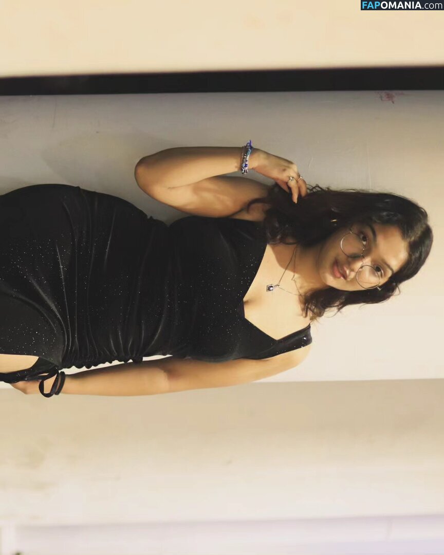vr / vrindardddd_ Meztelen OnlyFans  Kikerült fotó #9