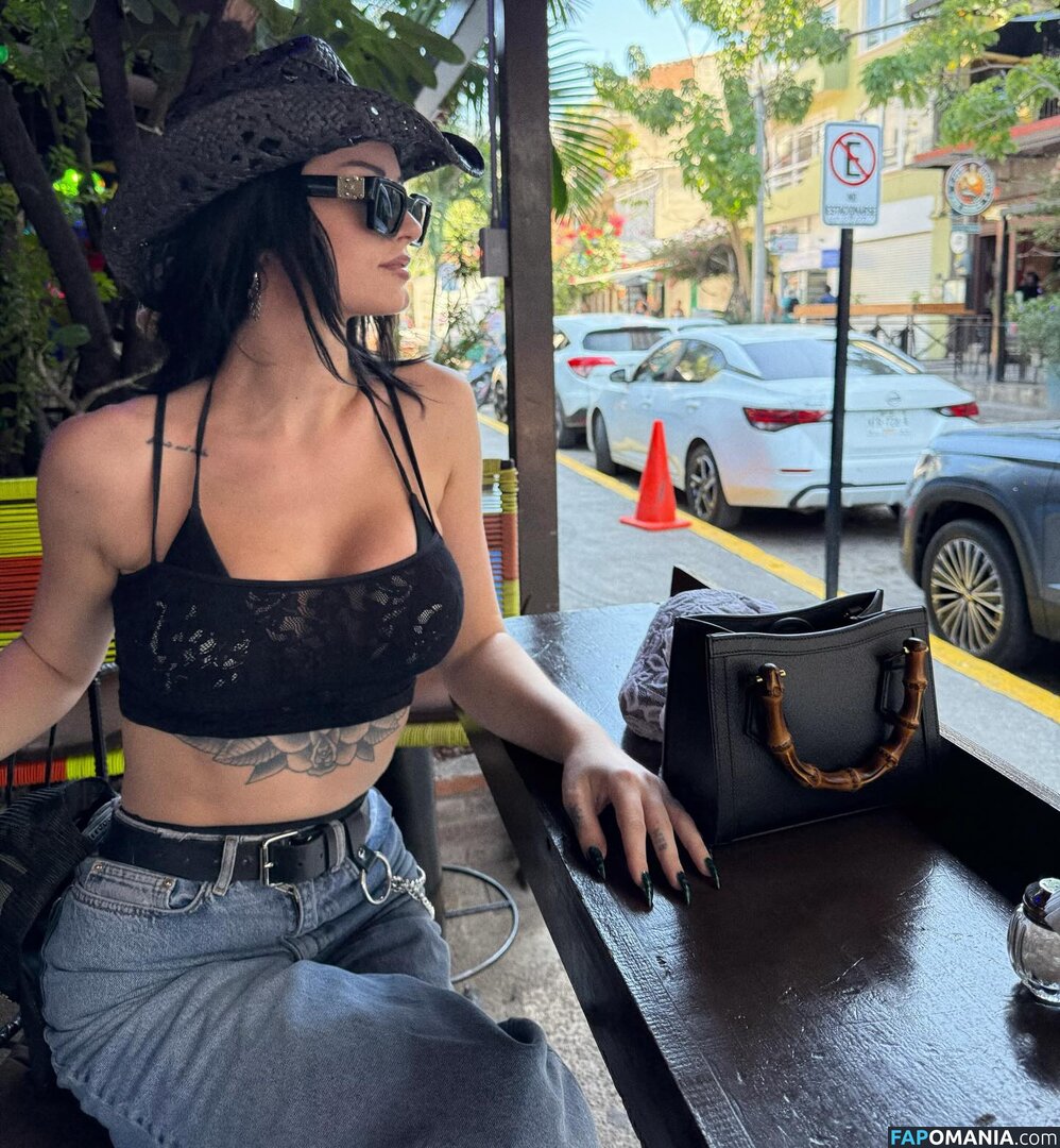 WWE's Paige  / WWE's Paige / Saraya Bevis / saraya Meztelen OnlyFans  Kikerült fotó #3