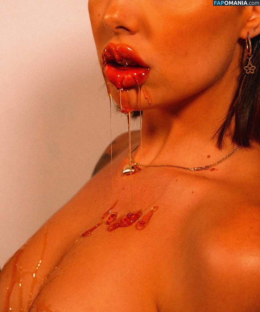 Lily Saffron / xlilysaffronx Meztelen OnlyFans  Kikerült fotó #9