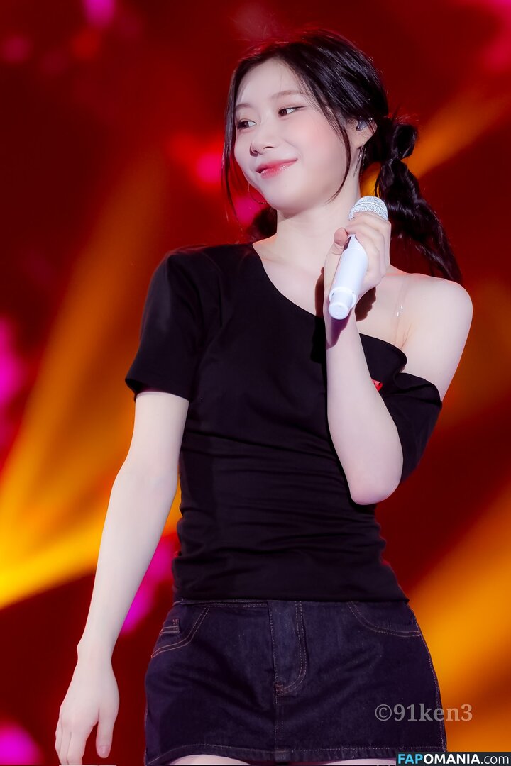 Hwang Ye-ji / ITZY (예지 / Yeji / yezyizhere Meztelen OnlyFans  Kikerült fotó #39