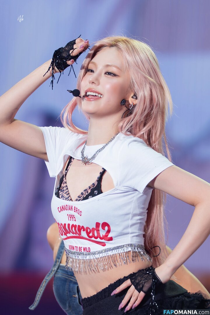 Hwang Ye-ji / ITZY (예지 / Yeji / yezyizhere Meztelen OnlyFans  Kikerült fotó #48