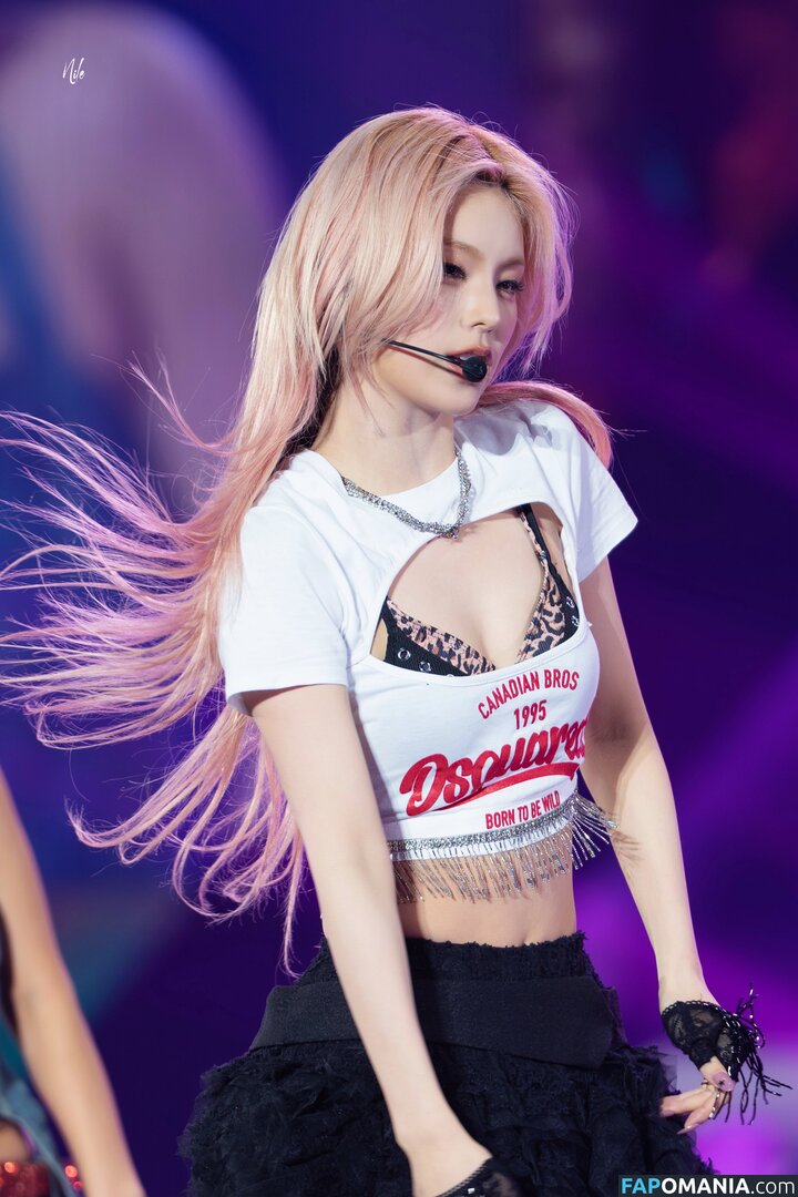Hwang Ye-ji / ITZY (예지 / Yeji / yezyizhere Meztelen OnlyFans  Kikerült fotó #55