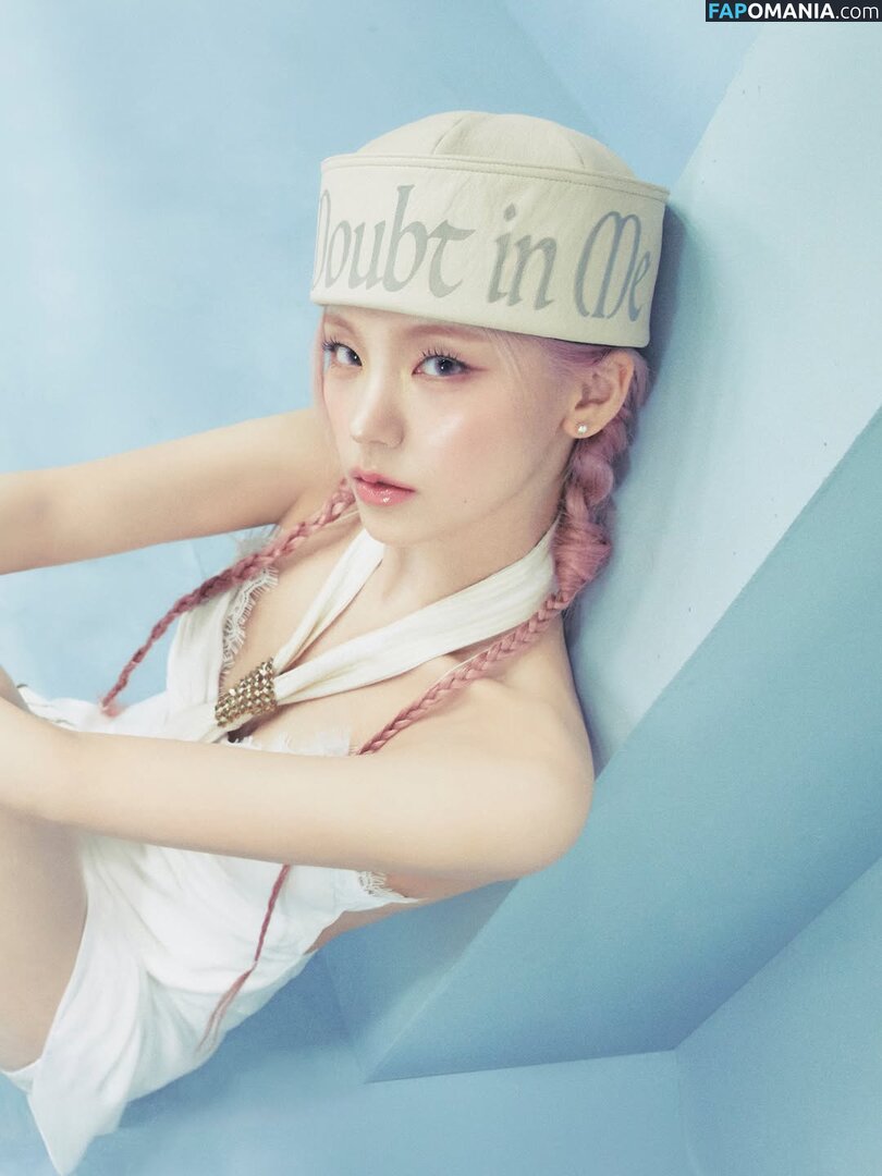 Hwang Ye-ji / ITZY (예지 / Yeji / yezyizhere Meztelen OnlyFans  Kikerült fotó #58