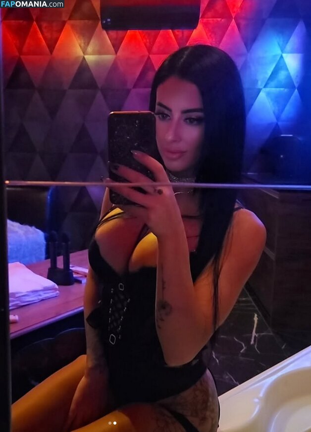 _yourfavouriteflower / https: / yourfavouritelittlebrat Meztelen OnlyFans  Kikerült fotó #1