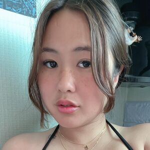 Yunalee99
