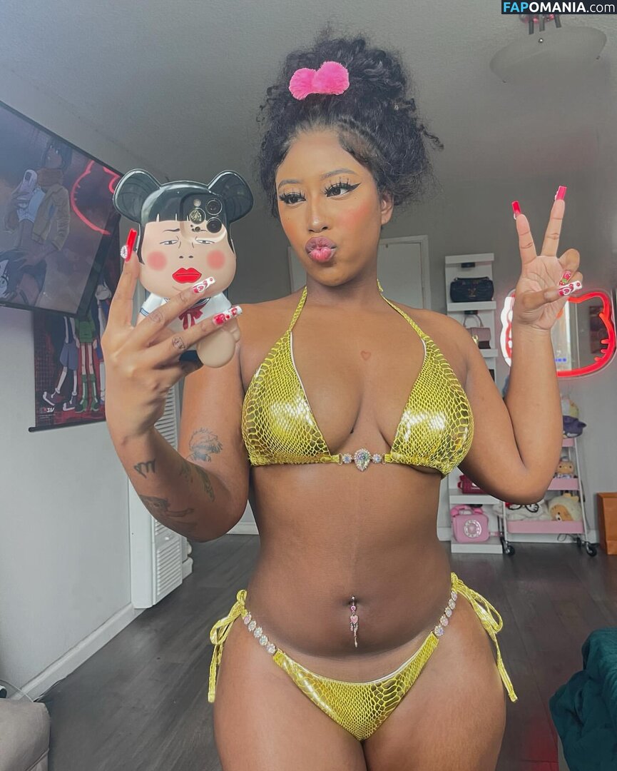 yungnena / yungnenaa Meztelen OnlyFans  Kikerült fotó #2