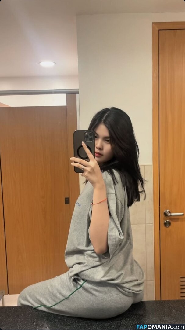 Yuri Gen / ilyrgennn / yengshdx_ Meztelen OnlyFans  Kikerült fotó #3