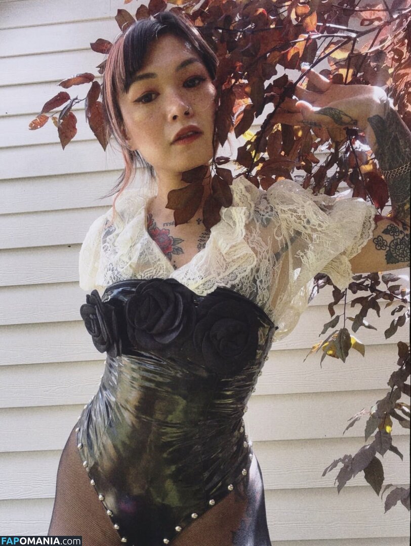 Yvette Young / yvetteyoung Meztelen OnlyFans  Kikerült fotó #5