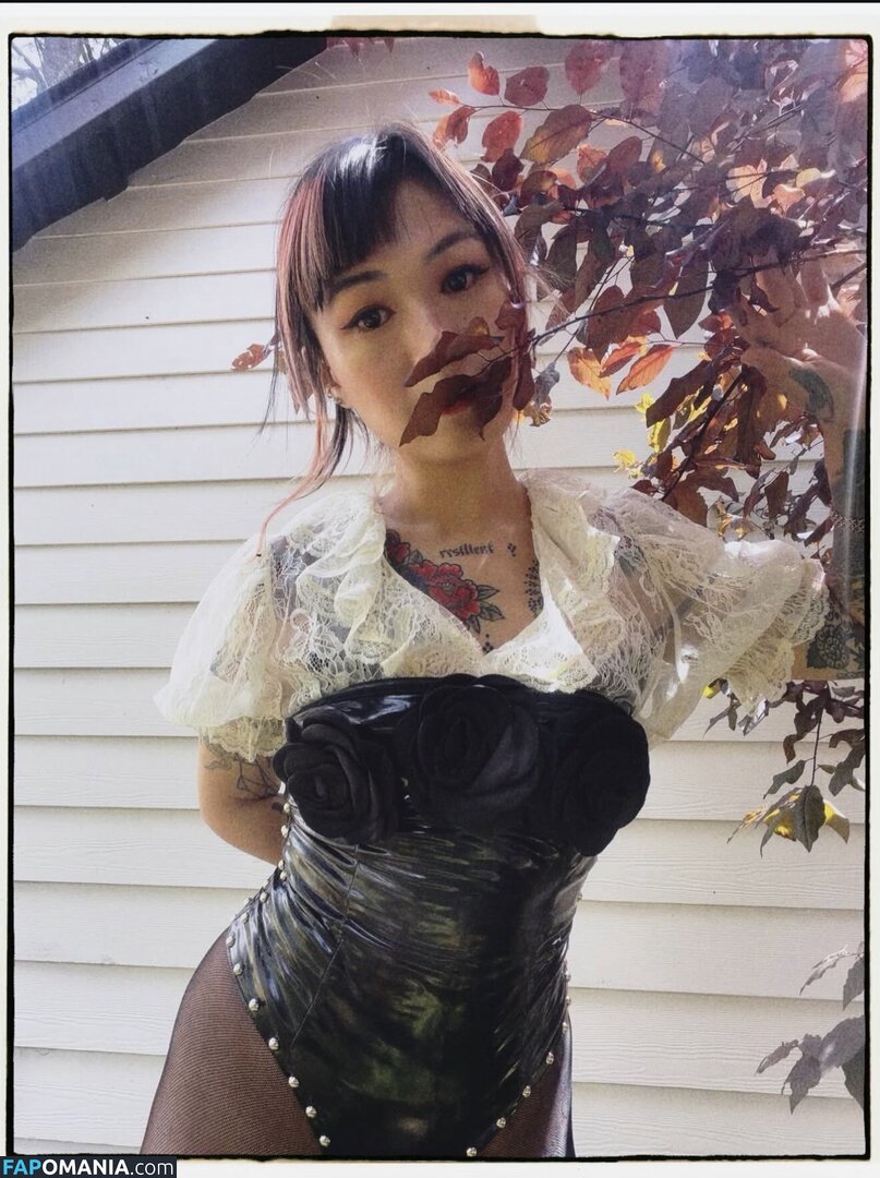 Yvette Young / yvetteyoung Meztelen OnlyFans  Kikerült fotó #7