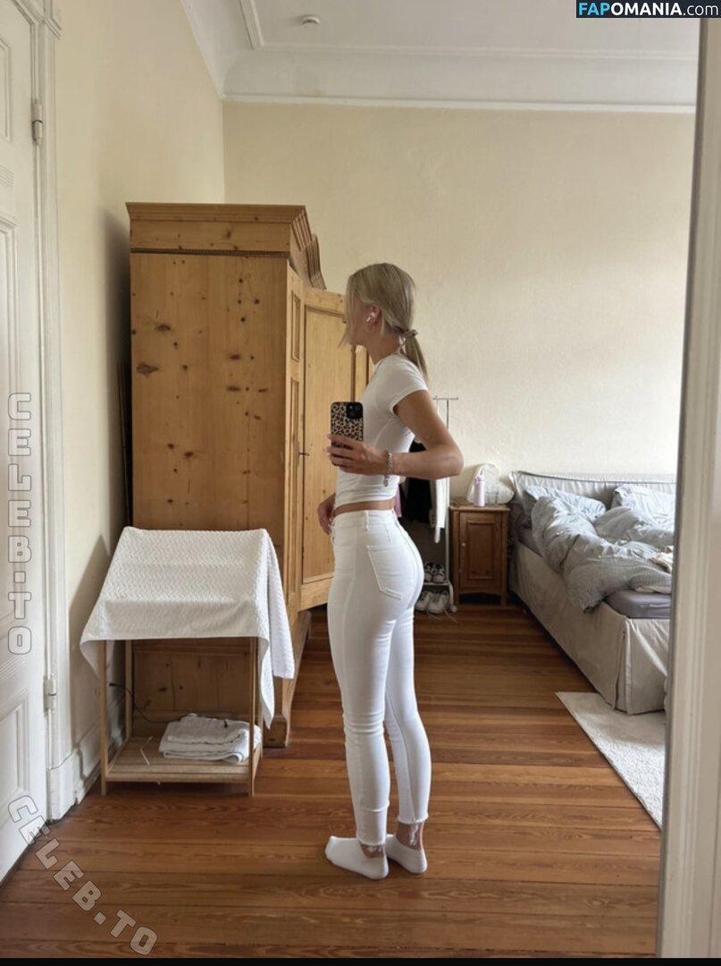 Zarah Ellen / zarah.ellen / zarah_eln Meztelen OnlyFans  Kikerült fotó #4