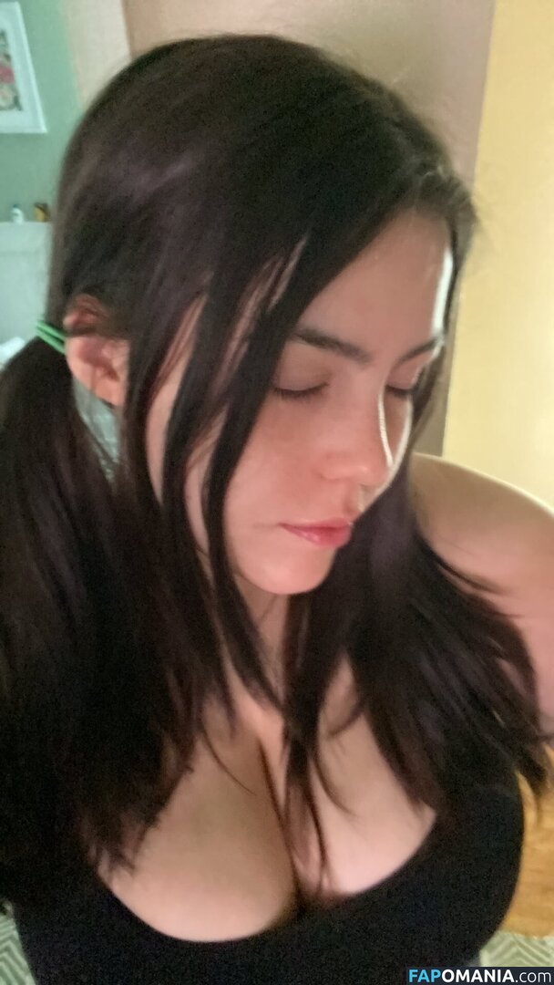 Zobug / snaiIgirl / zobug_ Meztelen OnlyFans  Kikerült fotó #1