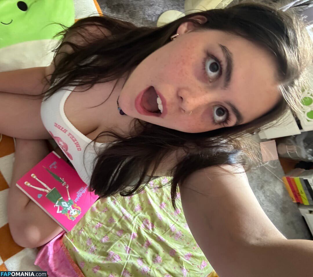 Zobug / snaiIgirl / zobug_ Meztelen OnlyFans  Kikerült fotó #11