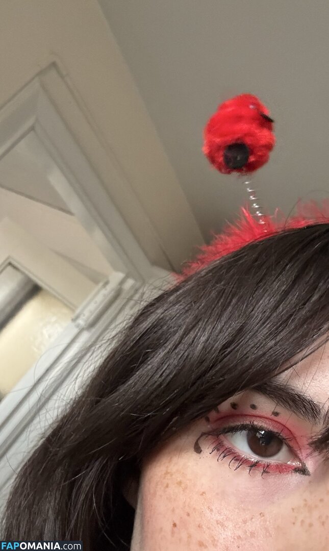 Zobug / snaiIgirl / zobug_ Meztelen OnlyFans  Kikerült fotó #18