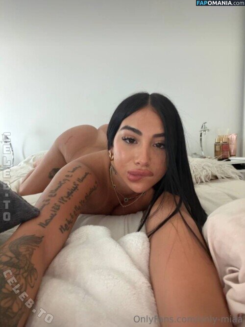 Zoefernanddez / miakeller / zoefernanddezz Meztelen OnlyFans  Kikerült fotó #18